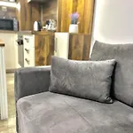 Апартаменты Stylish With Free Parking By Apartmax *