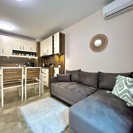 Apartament Stylish With Free Parking By Apartmax *