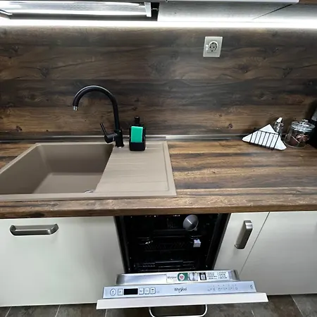 Stylish With Free Parking By Apartmax 公寓 *