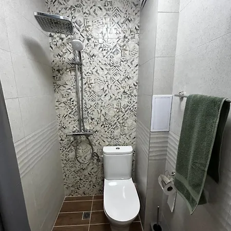 Stylish With Free Parking By Apartmax * 瓦爾納