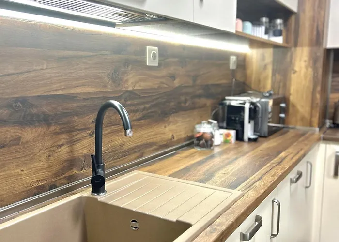 Stylish With Free Parking By Apartmax Apartment Warna